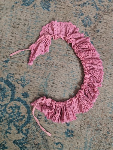 Pink vintage ruffle - pink,