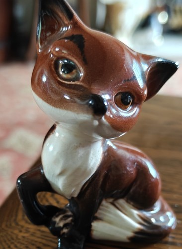Beswick comical fox model 1733 - comical,