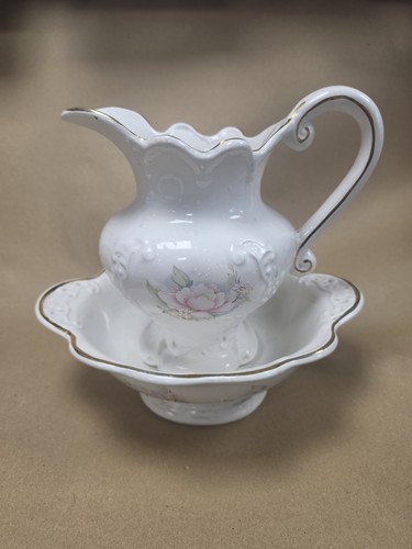 Victorian milk white gilt - &,