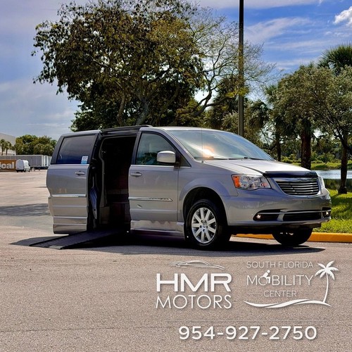 2016 chrysler town - &, country