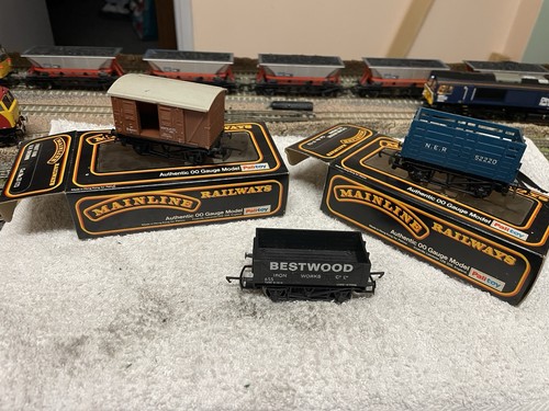 Job lot mainline - of, wagons