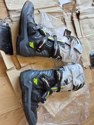 Alpinestars tech boots - 5,