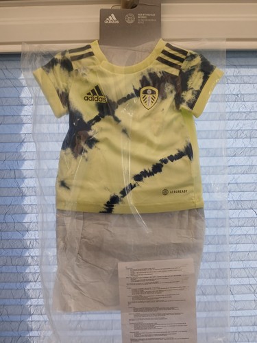 Leeds united baby away - leeds,