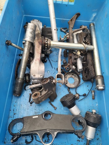 Gsxr600 750 srad parts - srad,