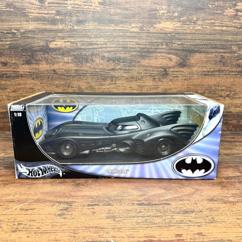 Mattel hot wheels batmobile - mattel,