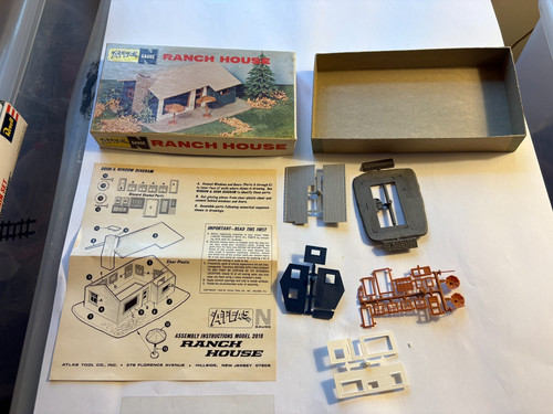 Vintage 1968 atlas gauge - n,