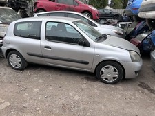BREAKING RENAULT CLIO MK2 1.5 DCI