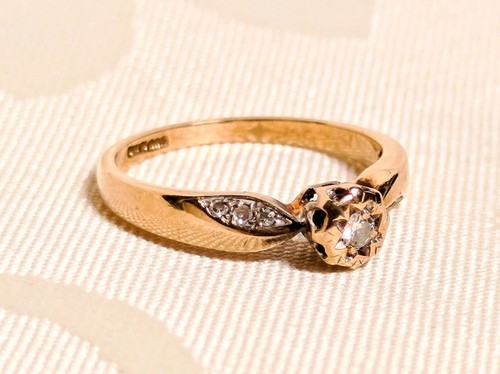 Beautiful 9ct gold - gold, solitaire
