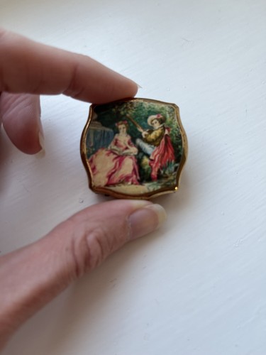 Vintage stratton pill - stratton, box