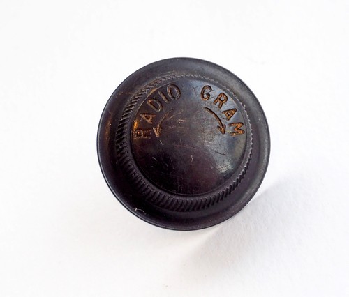 Bakelite valve radio knob - bakelite,