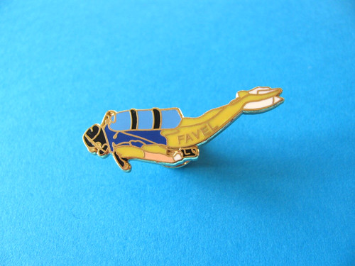 Favel scuba diver pin badge - favel,