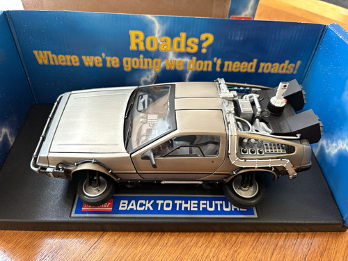 Sun star delorean - 1:18,