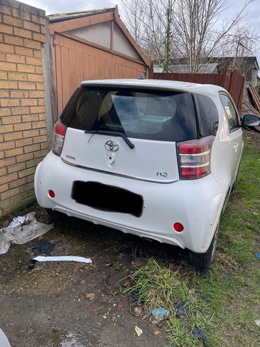 Toyota breaking - toyota, iq