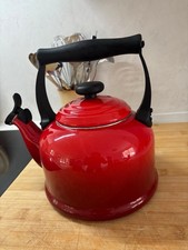 Le Creuset Traditional Stove Top Kettle 2.1L - Cherry Red
