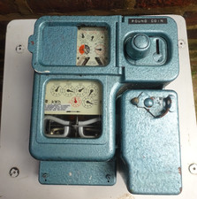 Vintage UK £1 Coin Operated