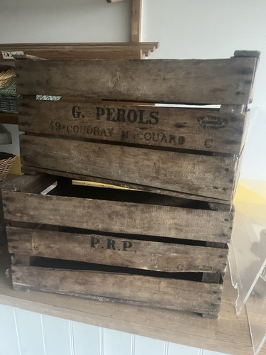 Vintage wooden fruit - 2x,