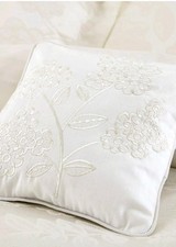 Set x 2 Helena Springfield