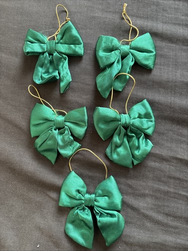 Green bow festive tree - green,