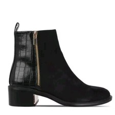 BE YOU BLACK ANKLE BOOTS CROC