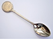 SK23) Vintage Coronation Street TV Soap Souvenir Collectors Spoon 