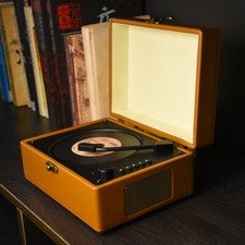 Retro Suitcase CD Player