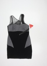 Womens UK Size 14 Dee V by