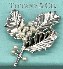 TIFFANY & Co. Pearl Leaf
