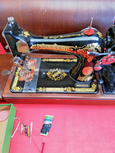 Vintage singer 28k hand crank - vintage,