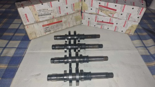 Ducati 748r 2002 - 748r, complete