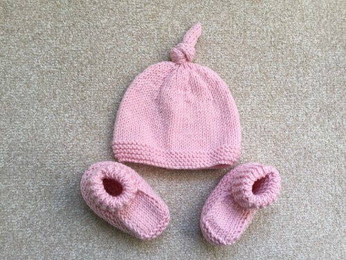 New born baby hat - new,