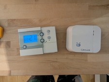 Salus RT500RF Wireless Programmable Room Thermostat Rt500r and Reciever