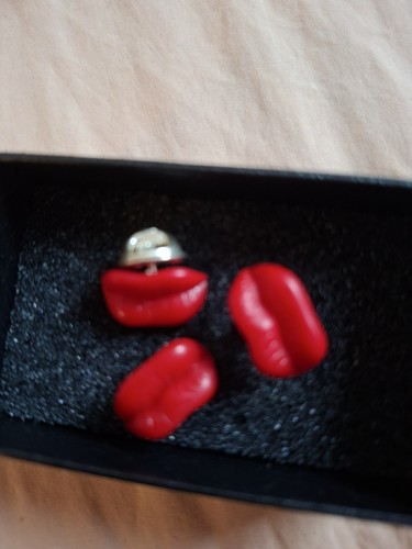 Authentic salvador dalí red - salvador,
