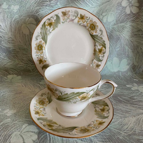 Vintage duchess bone - bone, china