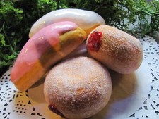 4 FAKE  ARTIFICIAL CAKES JAM