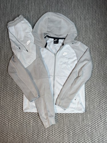 Nike tech fleece old season