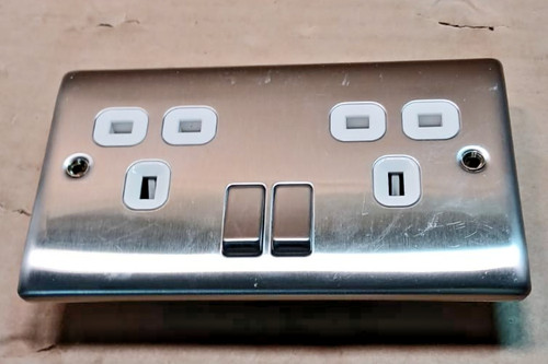 Double switched power socket - switched,