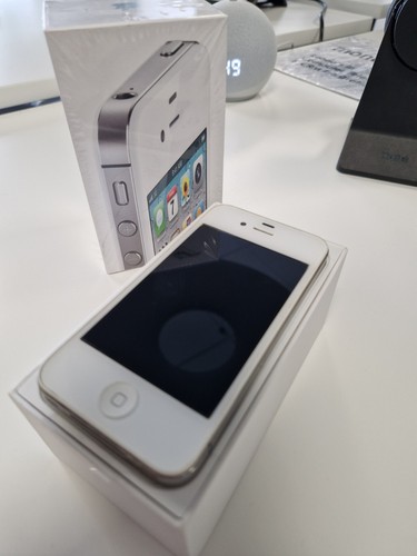 Iphone 32gb spares or - iphone,
