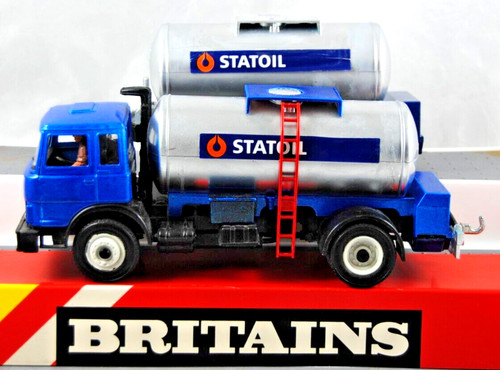 Unique britains farm ford - 1:32,