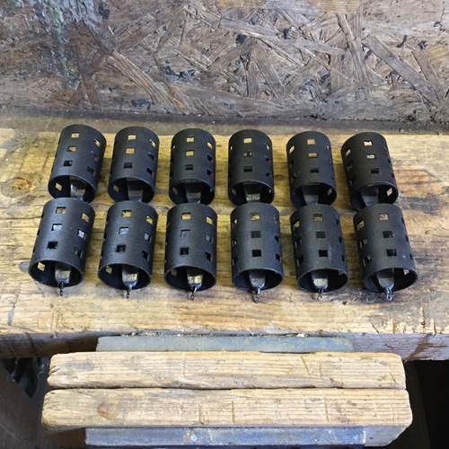 Large open ended - large, feeders