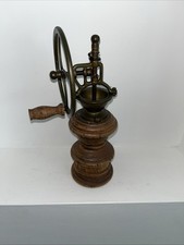VINTAGE ANTIQUE PEPPER MILL