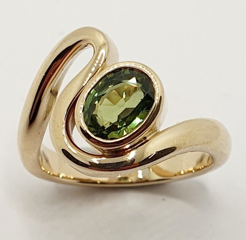 Heavy 9ct peridot single stone - heavy,