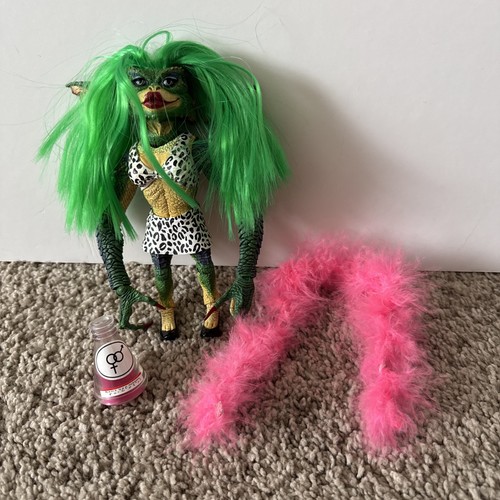 Neca gremlins ultimate greta - ultimate,