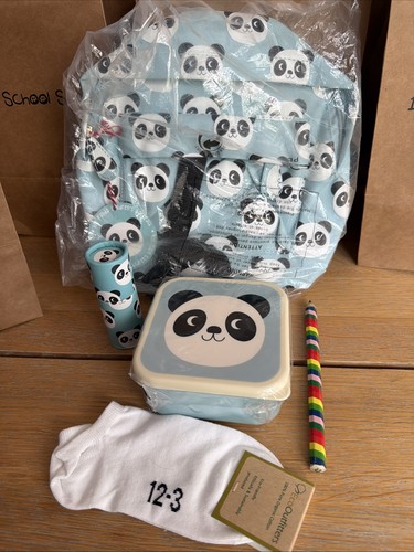 Bnwt school bundle x - e4.,