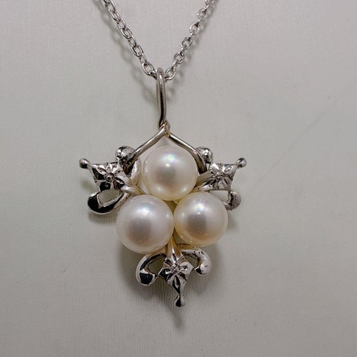 Mikimoto akoya pearl necklace - akoya,