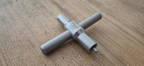 Strider hinderer pivot tool - pivot, tool.