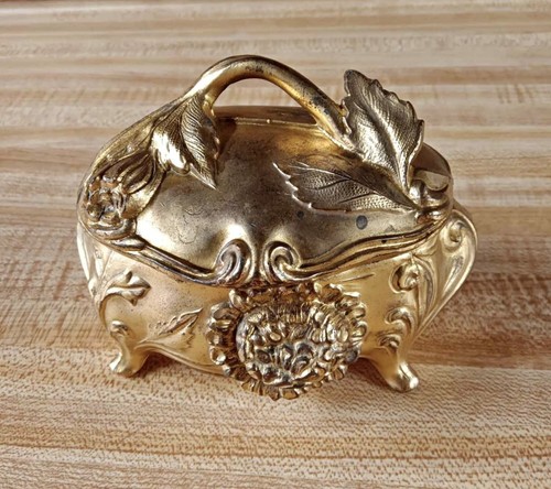 Antique art nouveau - antique,