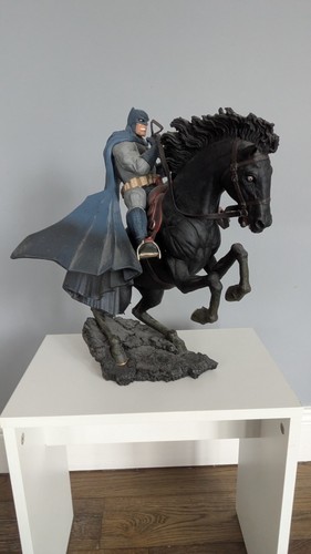 Batman statue dark - batman,