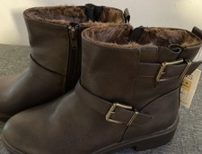 BNWT MARKS AND SPENCER VEGAN