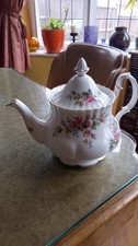 ROYAL ALBERT MOSS ROSE  LARGE  SIZE TEA POT TEAPOT FIRST QUALITY 