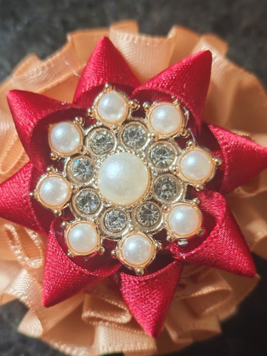 Red old gold buttonhole - gold,